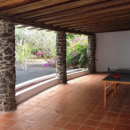Villa Loro Playa Honda (Lanzarote)