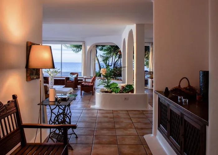 Loro Villa